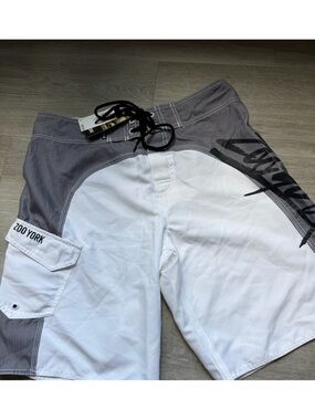 NWT Zoo York Men’s Two-Tone Gray & White Standout Board Shorts